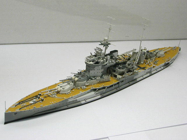 超ド級戦艦 HMS ウォースパイト 1／700（ホワイトエンサイン） – インコンプリートモデル